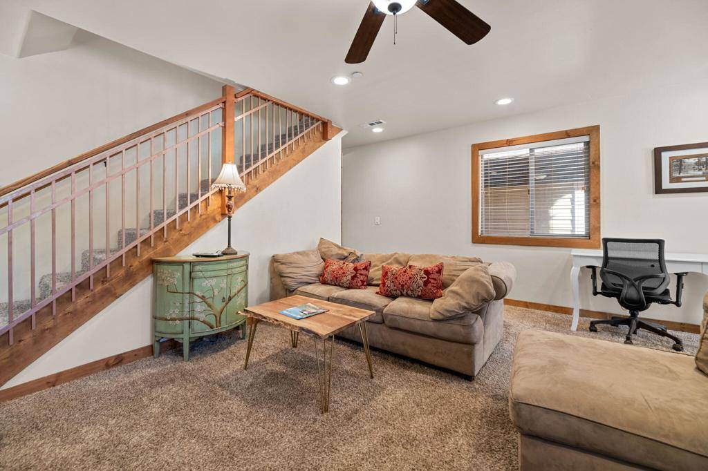 Big Bear, CA 92314,731 W Country Club BLVD