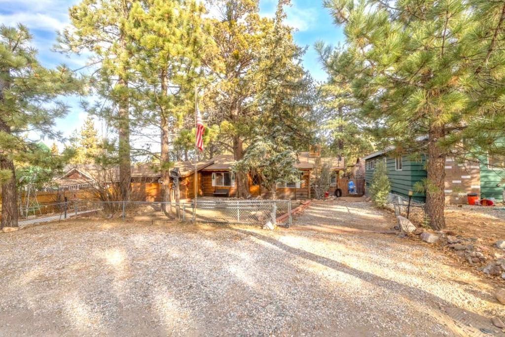 Sugarloaf, CA 92386,169 Cedar LN