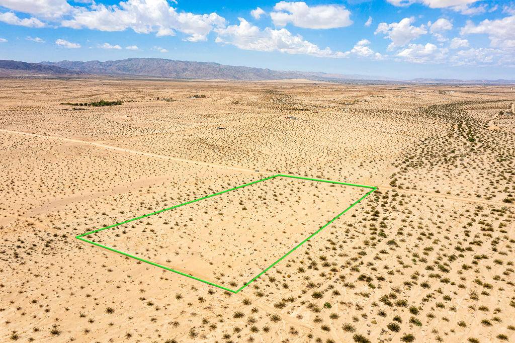 29 Palms, CA 92277,122 Godwin RD