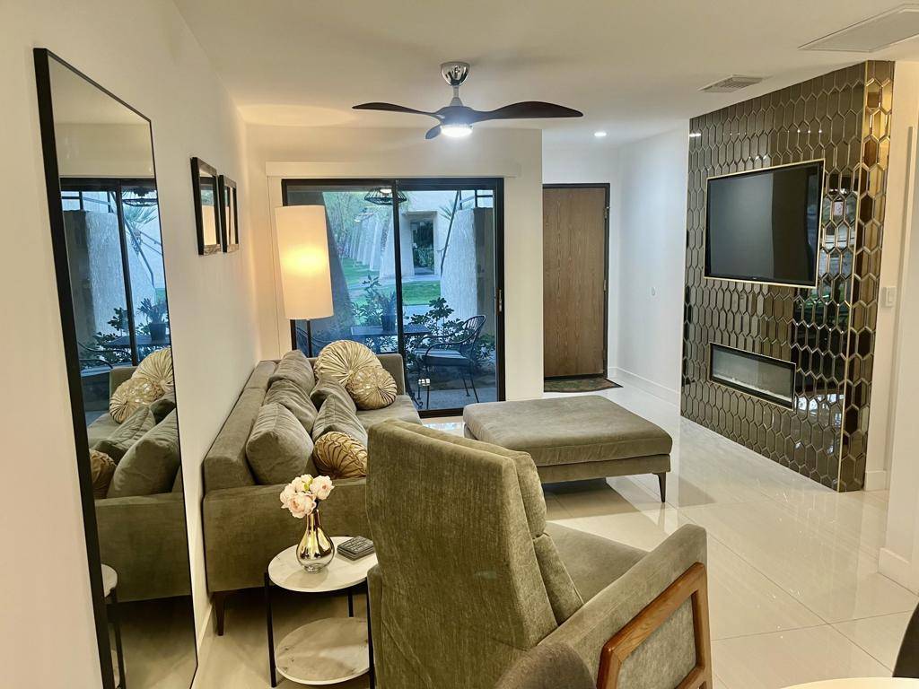 Palm Springs, CA 92262,680 N Ashurst CT #I-109