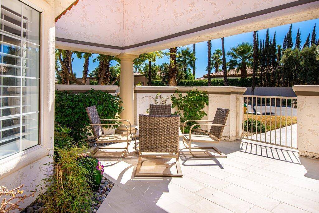 Palm Desert, CA 92211,706 Vista Lago CIR N