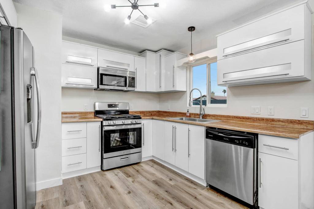 Palm Springs, CA 92262,458 W Bon Air DR