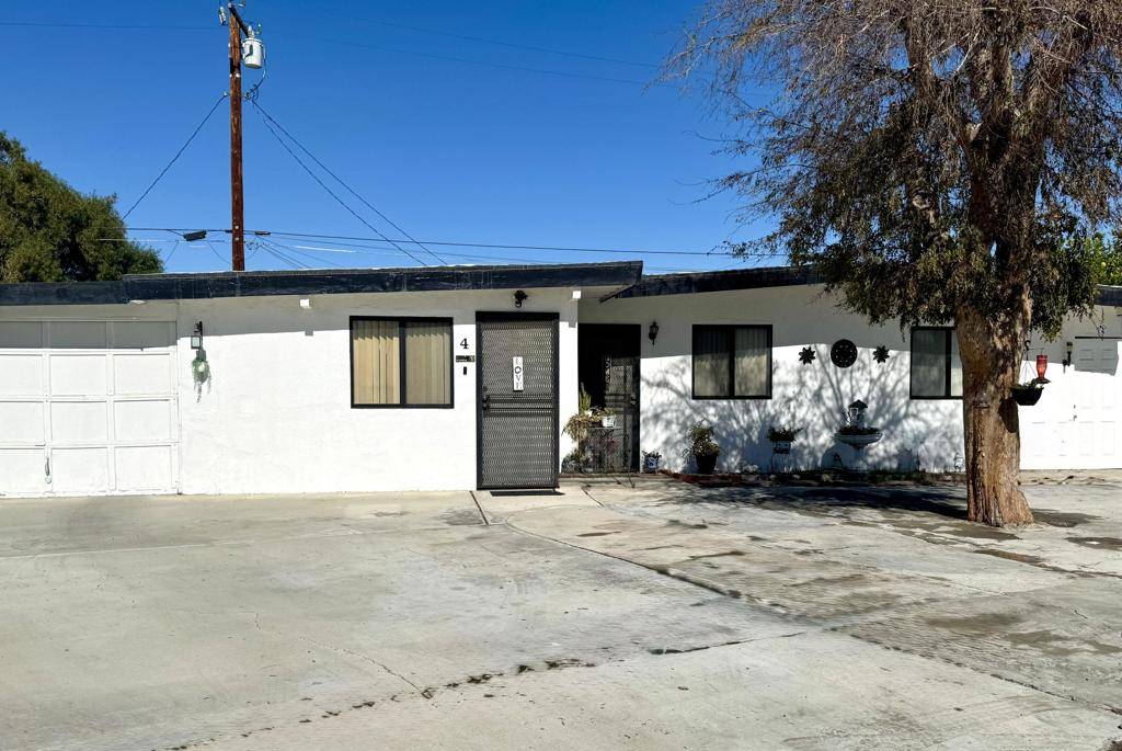 Palm Springs, CA 92264,4 Karlisa