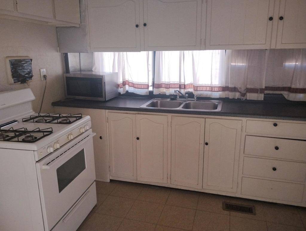 29 Palms, CA 92277,6746 Adobe RD #41
