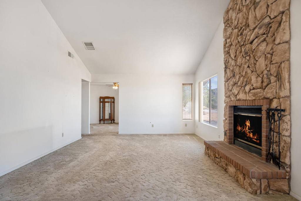 Yucca Valley, CA 92284,58697 Santa Barbara DR