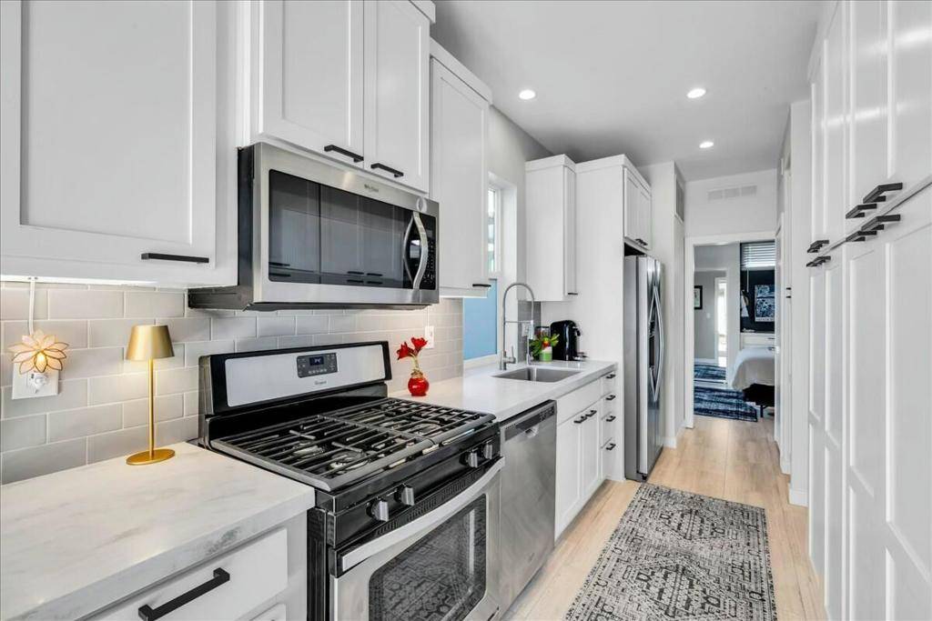 Palm Springs, CA 92264,135 Pali DR