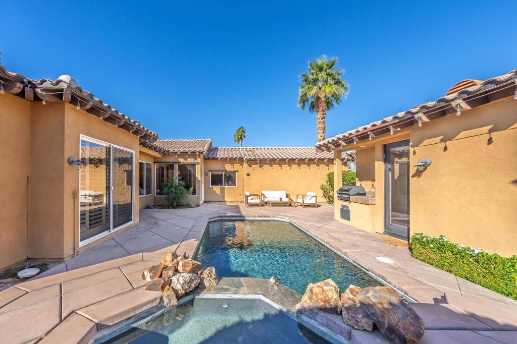 Palm Desert, CA 92260,33 Via Amormio