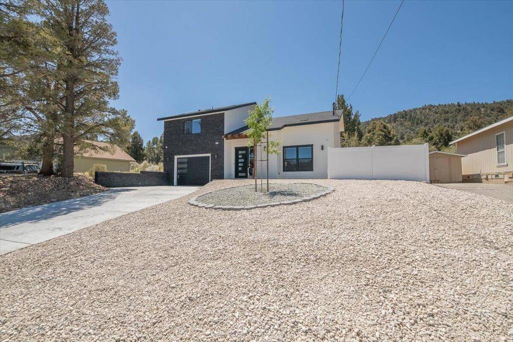 Big Bear, CA 92314,47145 Skyview DR
