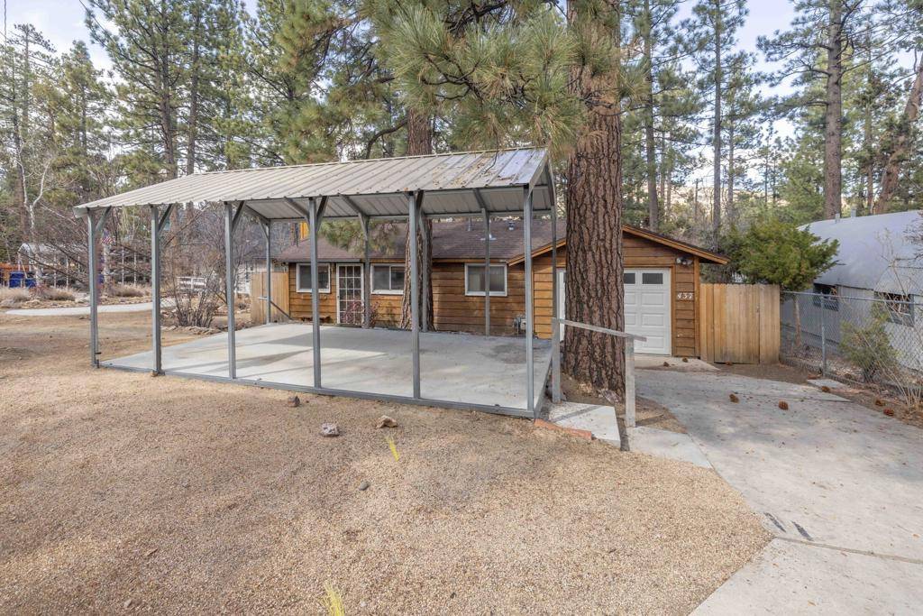 Big Bear, CA 92314,437 Barrett WAY
