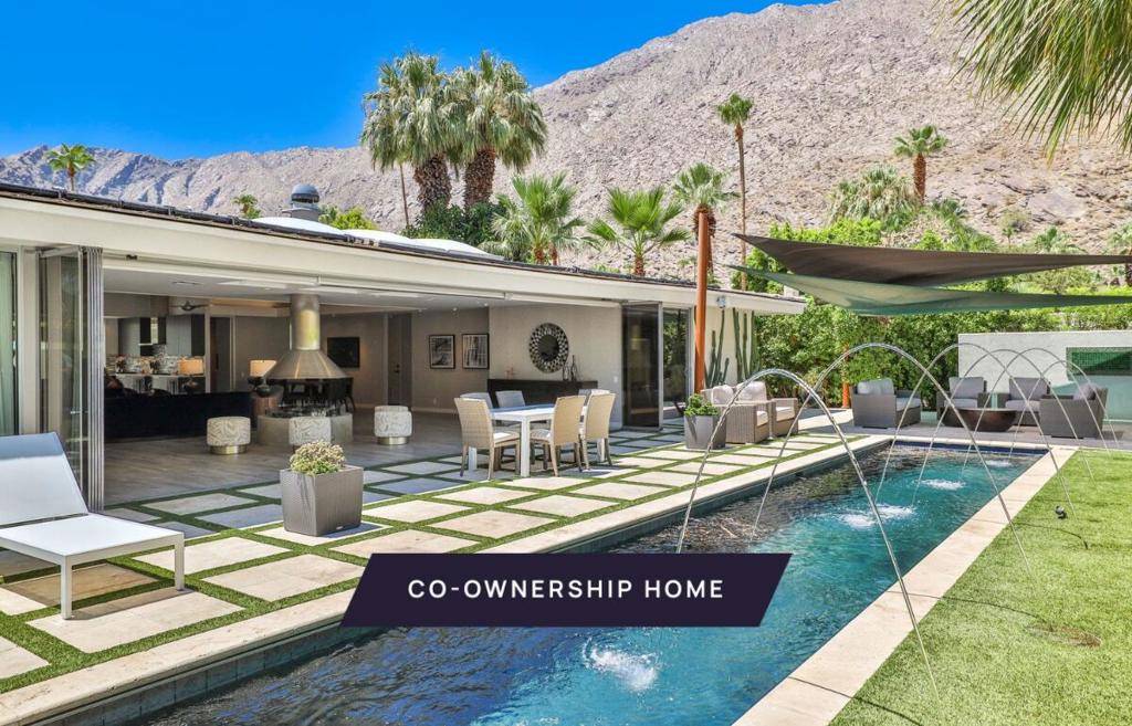 Palm Springs, CA 92262,580 W Panga WAY #2