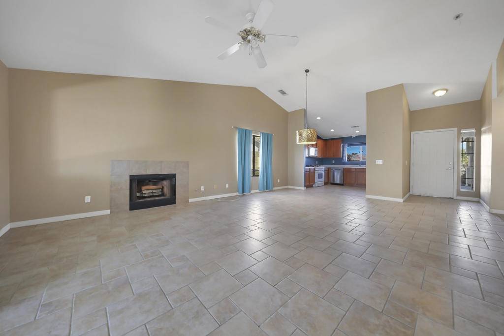 Thousand Palms, CA 92276,73951 White Sands DR
