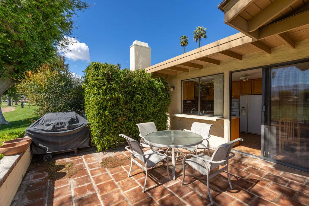 Palm Desert, CA 92260,213 Las Lomas
