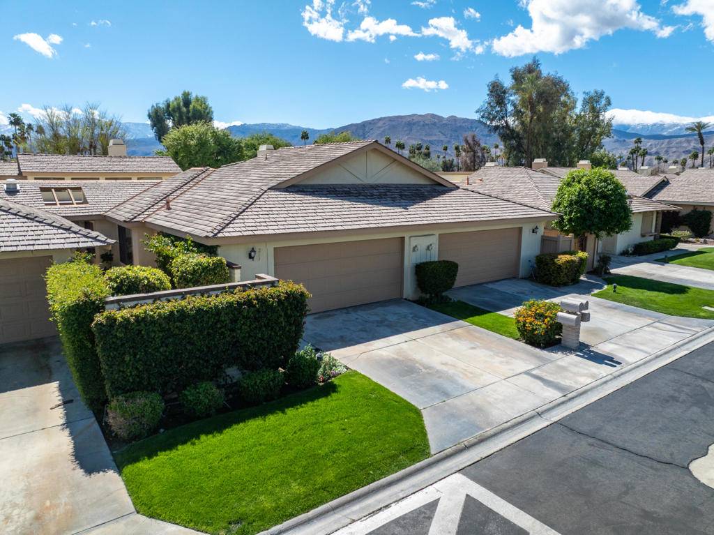 Palm Desert, CA 92260,213 Las Lomas