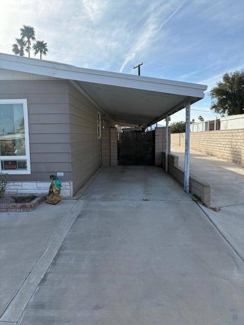 Thousand Palms, CA 92276,33207 Laura DR