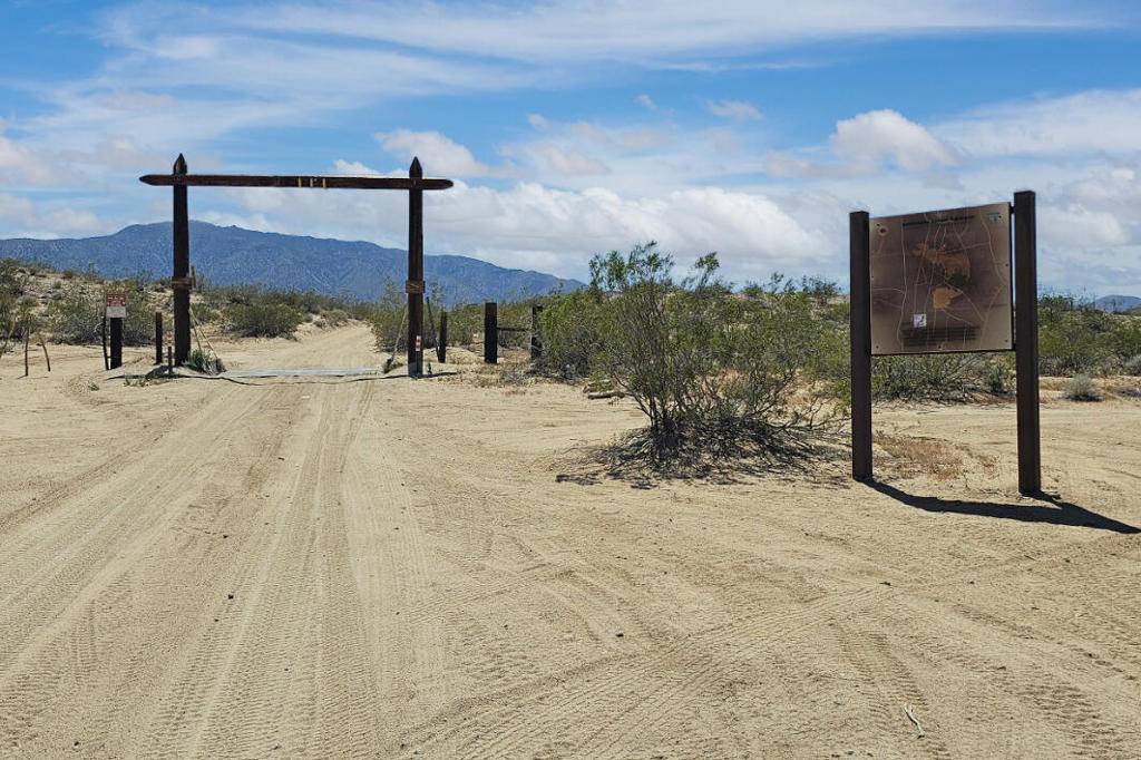 Johnson Valley, CA 92285,211 Rattlesnake Canyon RD