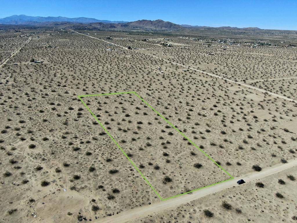Joshua Tree, CA 92252,146 Hollinger RD
