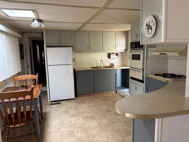 Palm Springs, CA 92264,119 Camarillo ST