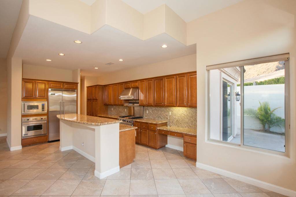 Palm Springs, CA 92264,639 Big Canyon DR S