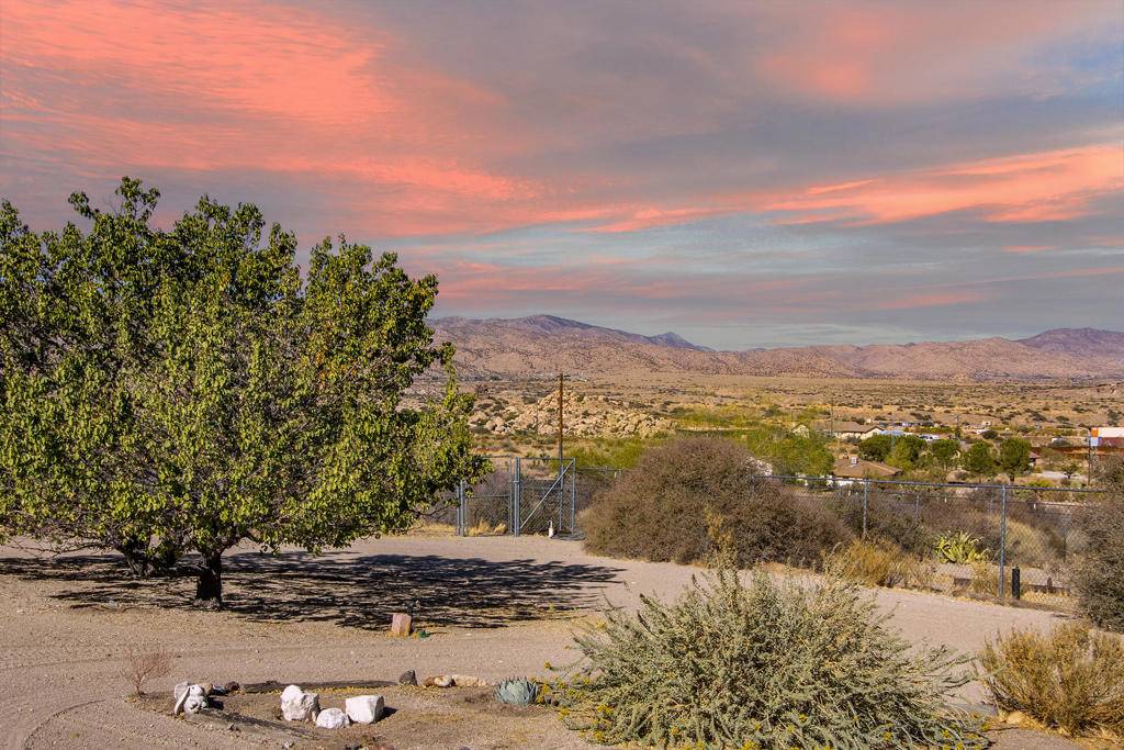Pioneertown, CA 92268,5626 Mountain View LN