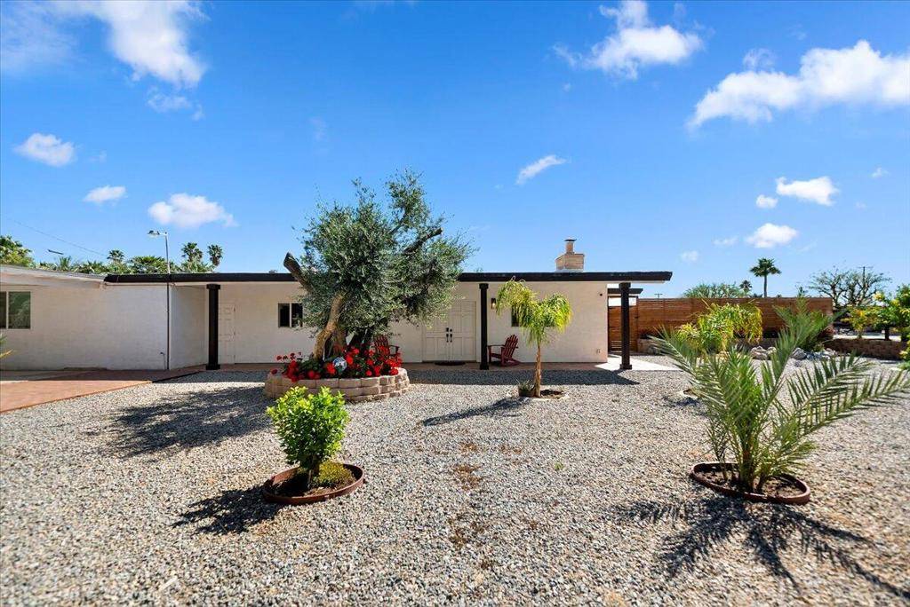 Thousand Palms, CA 92276,32300 Shadow Mountain LN