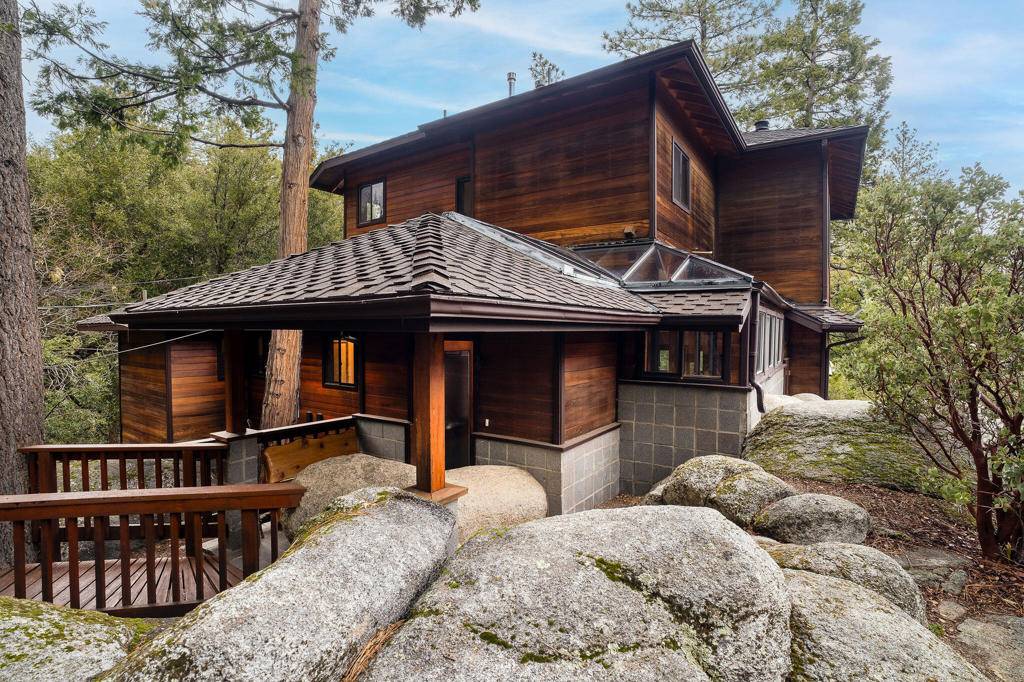 Idyllwild, CA 92549,25504 Cedar Glen DR