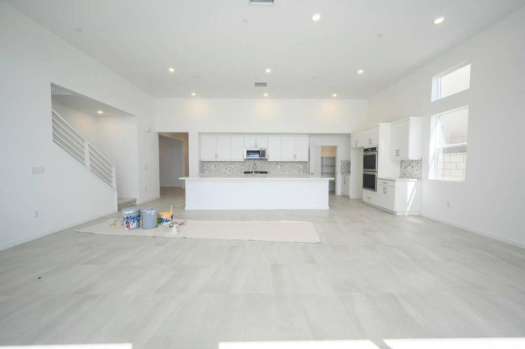 Palm Springs, CA 92262,283 Mustang LN