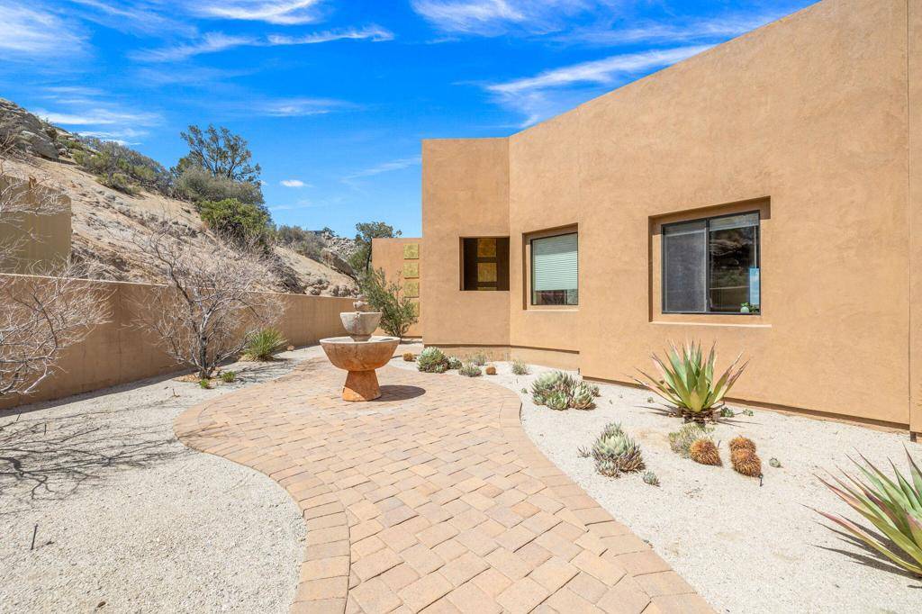 Mountain Center, CA 92561,61474 Hanging Rock LN