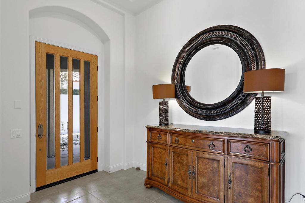 La Quinta, CA 92253,51686 Via Sorrento