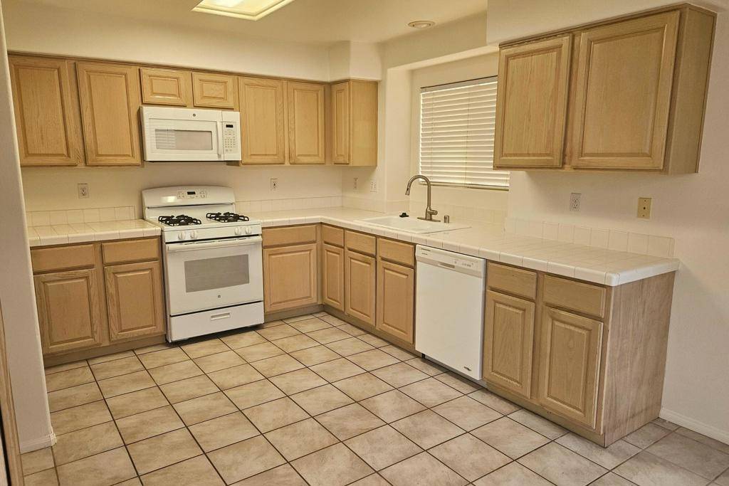 Palm Desert, CA 92211,40968 Schafer PL