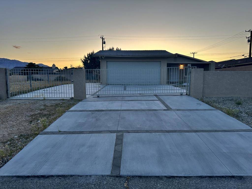 Desert Hot Springs, CA 92240,13315 La Mesa DR