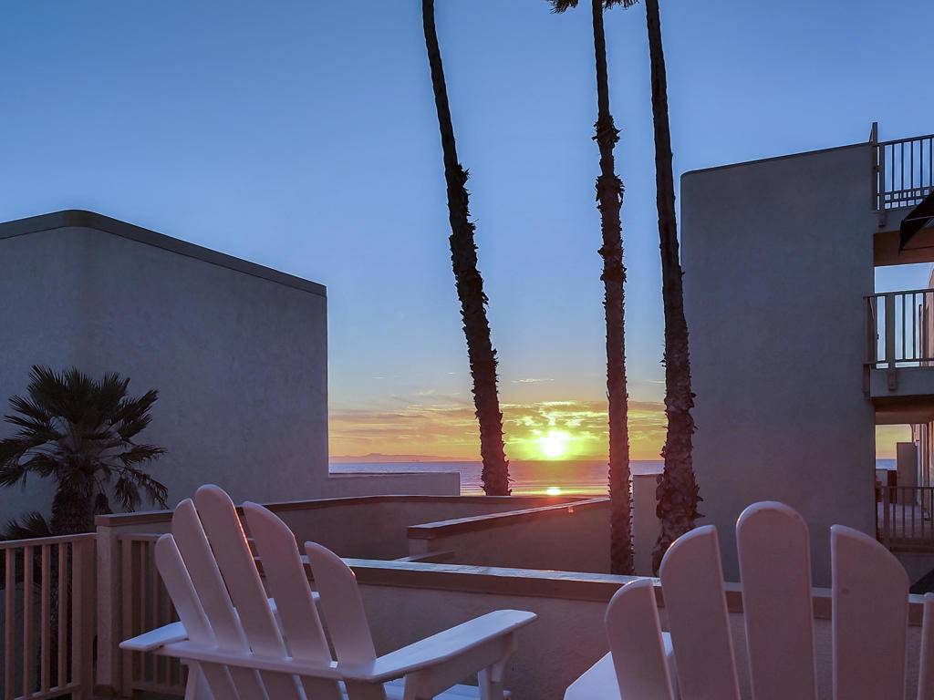 Huntington Beach, CA 92648,711 Pacific Coast Highway #206