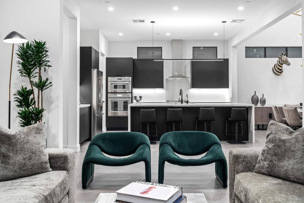 Palm Springs, CA 92262,161 Holliday WAY
