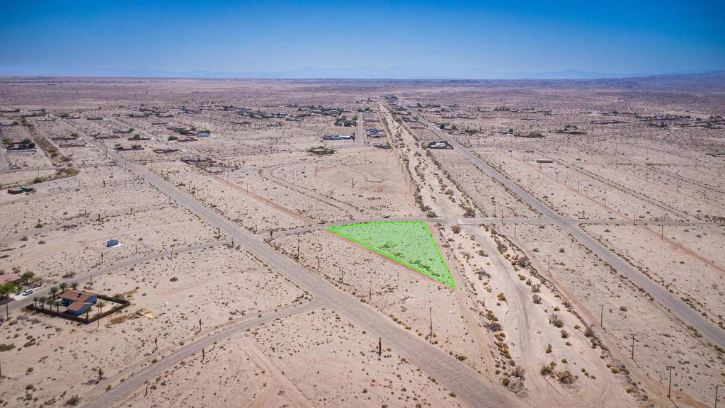 Thermal, CA 92274,1404 Beach Club DR