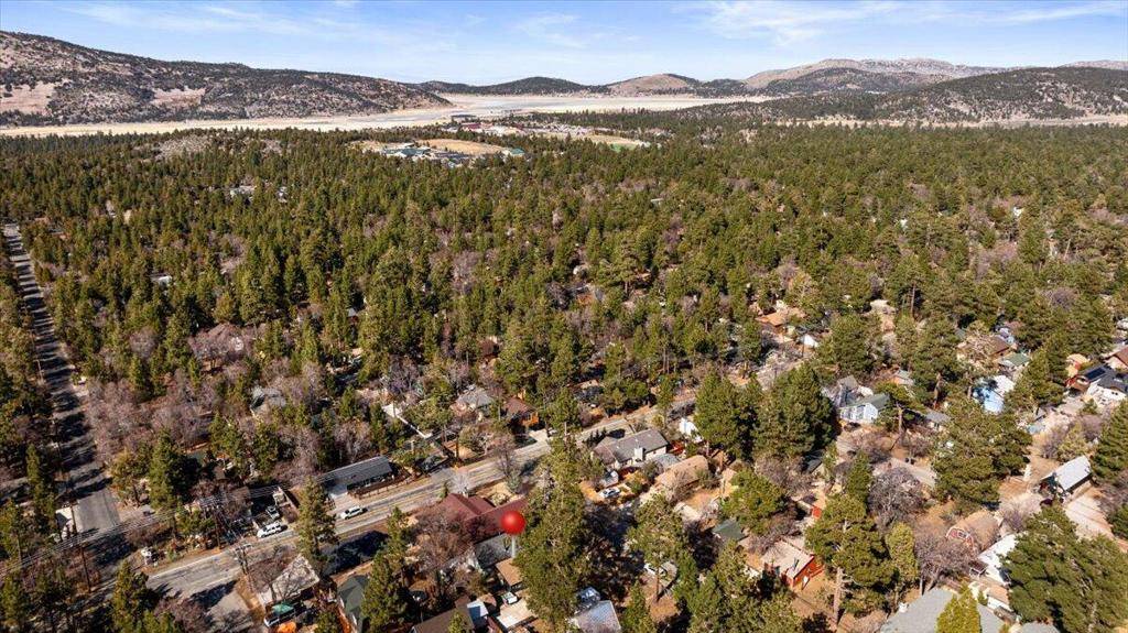 Sugarloaf, CA 92386,526 Kern AVE