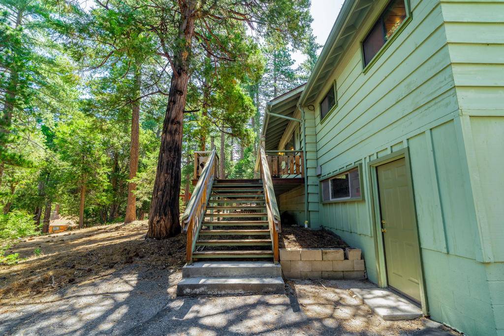Idyllwild, CA 92549,52551 Pine Ridge RD
