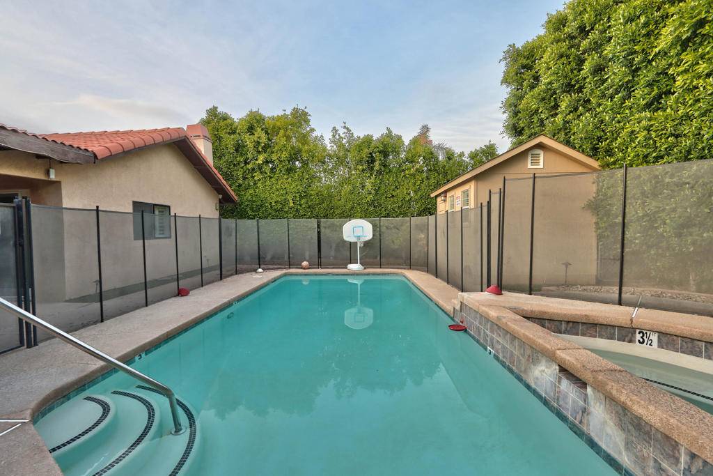 Cathedral City, CA 92234,29660 Avenida La VIS