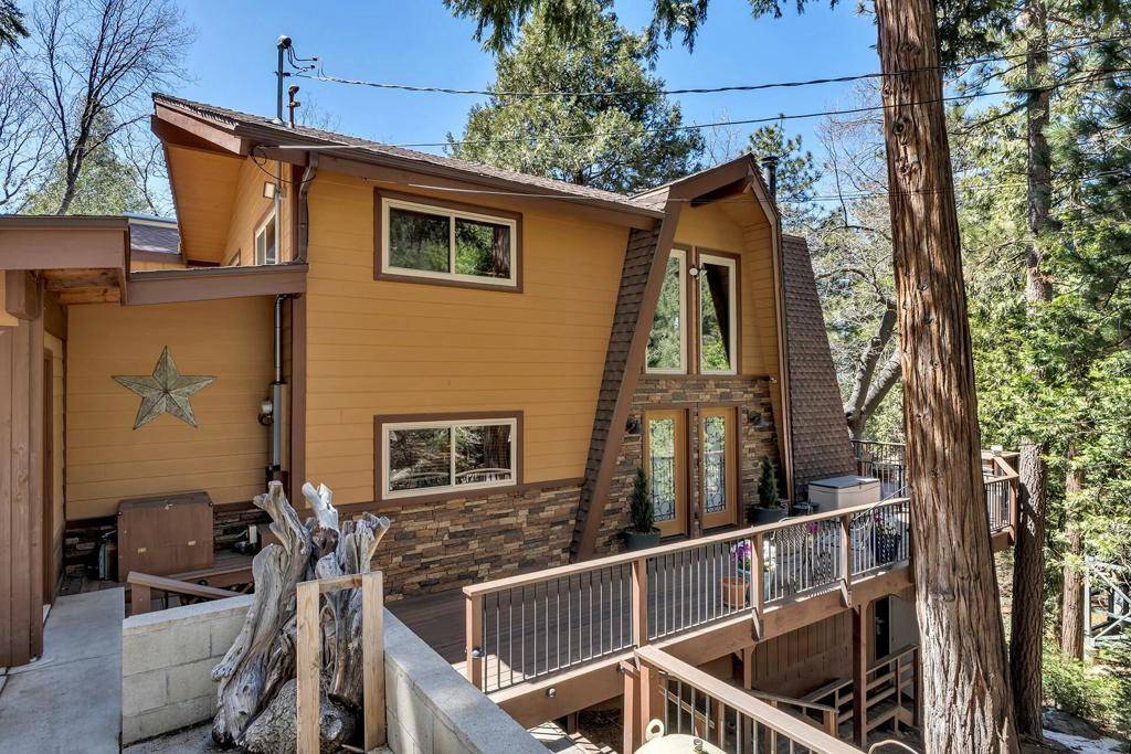 Idyllwild, CA 92549,52380 Pine Ridge RD