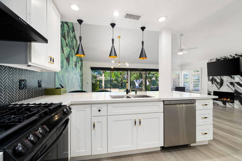 Palm Desert, CA 92211,41551 Woodhaven DR E