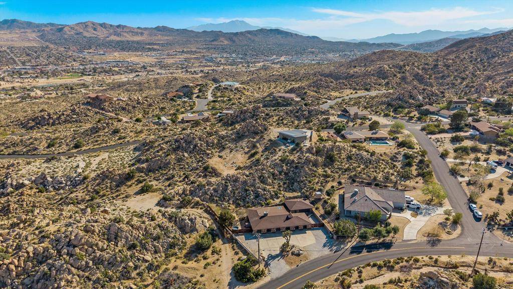 Yucca Valley, CA 92284,57113 Farrelo RD