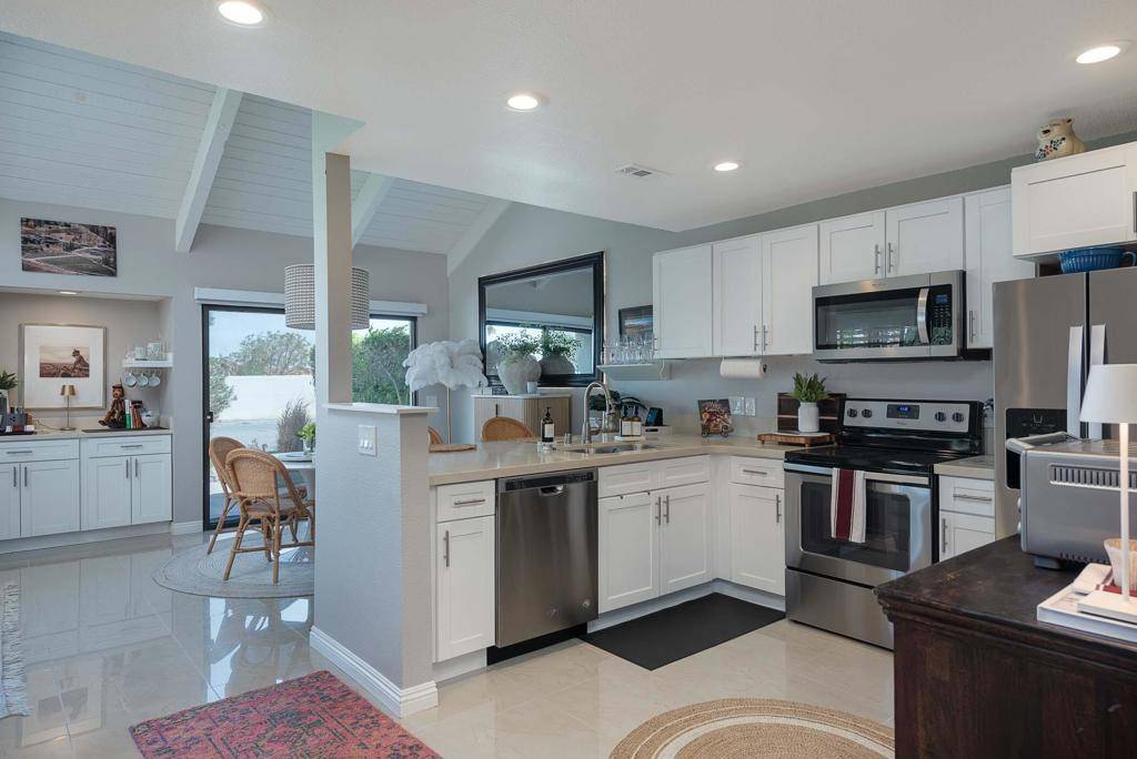 Rancho Mirage, CA 92270,406 Forest Hills DR