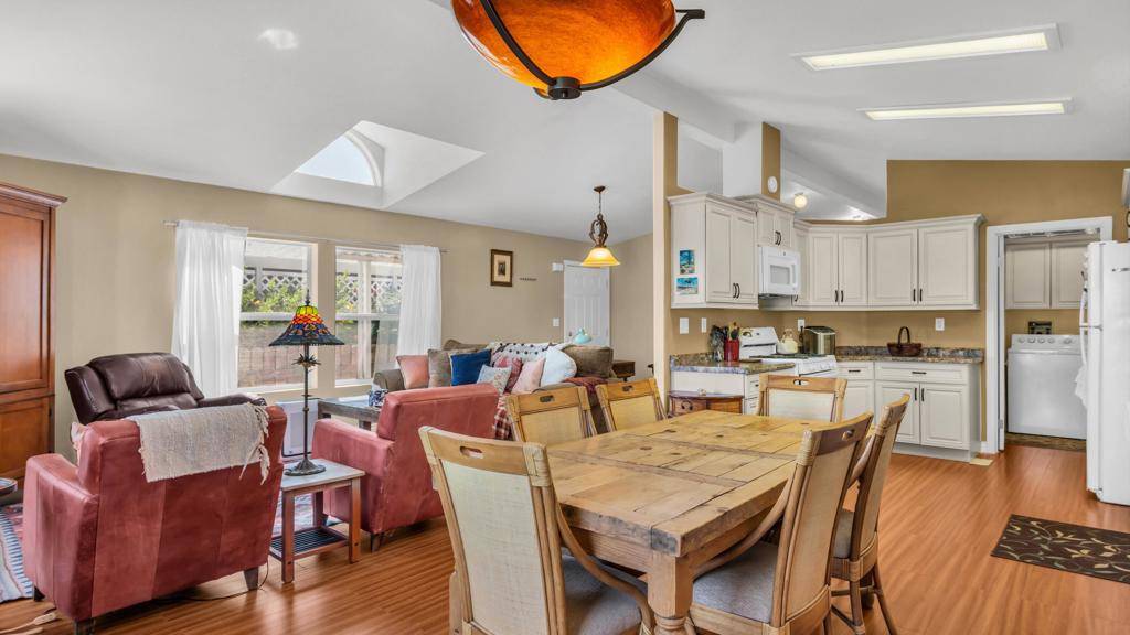 Desert Hot Springs, CA 92240,14777 Palm DR #102