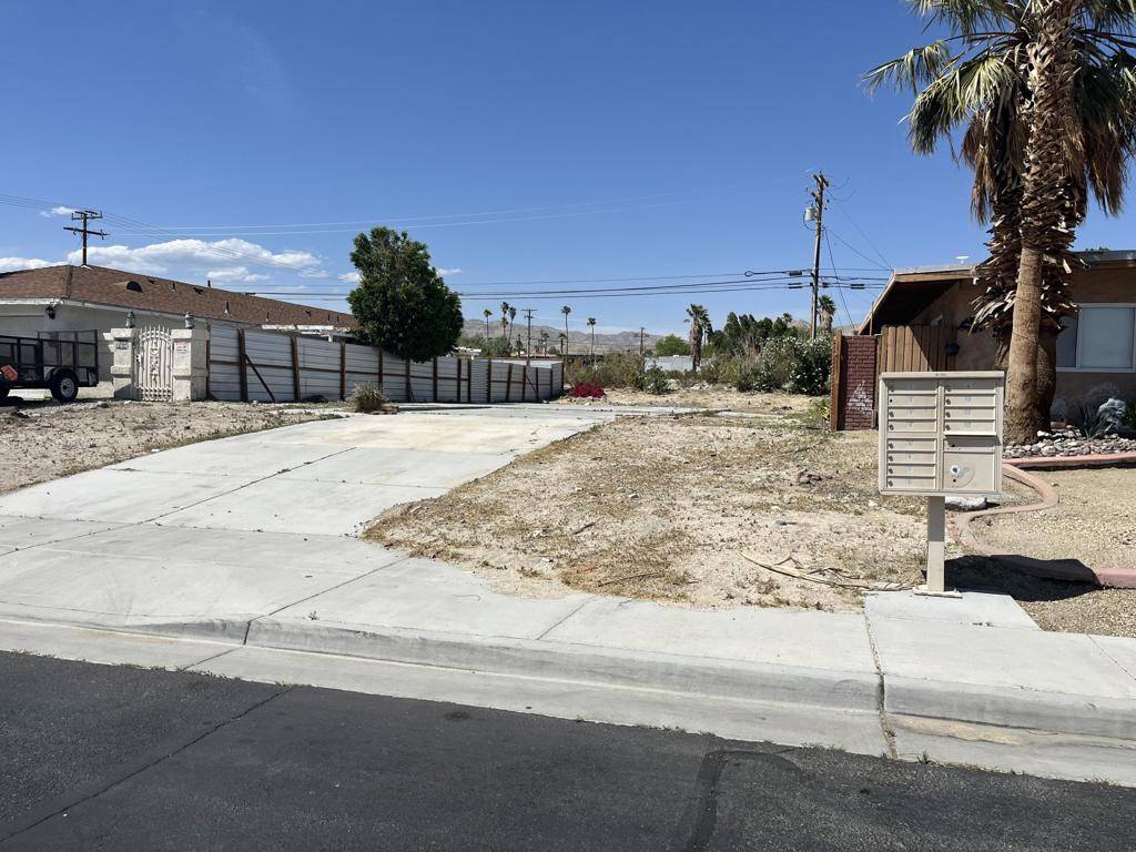 Desert Hot Springs, CA 92240,66270 Buena Vista AVE