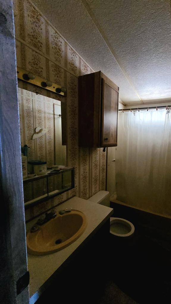 Thermal, CA 92274,3759 Thomas AVE