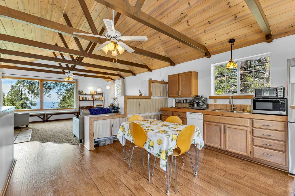 Idyllwild, CA 92549,52365 Pine Ridge RD