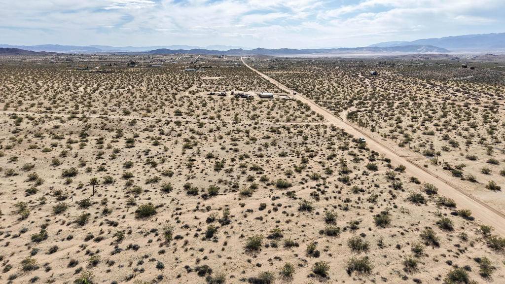 Joshua Tree, CA 92252,80 Sunny Sands DR