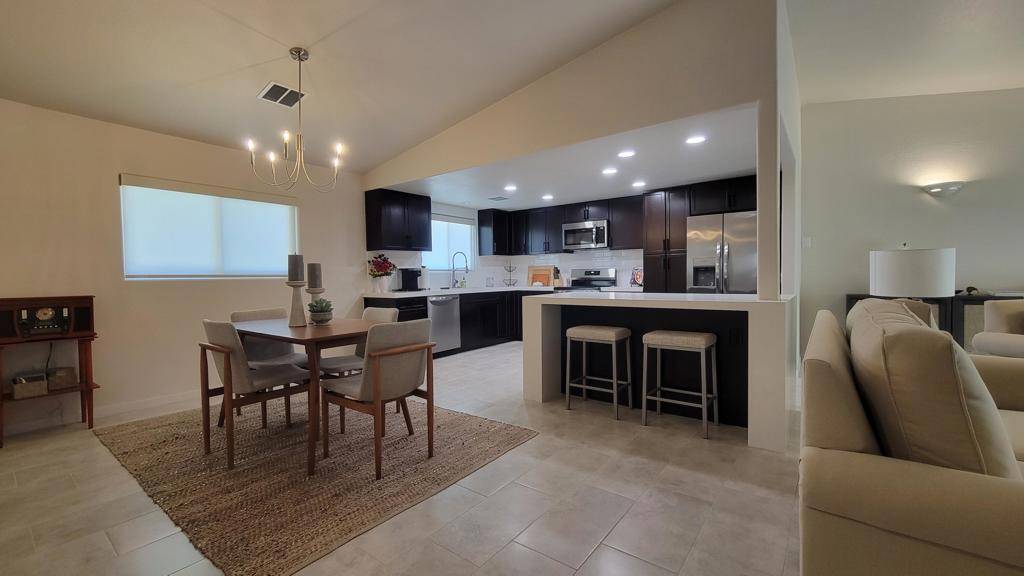 La Quinta, CA 92253,53645 Avenida Mendoza