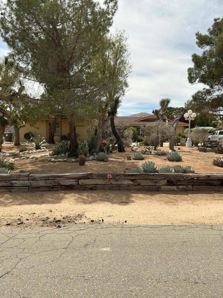 Yucca Valley, CA 92284,56605 Navajo TRL