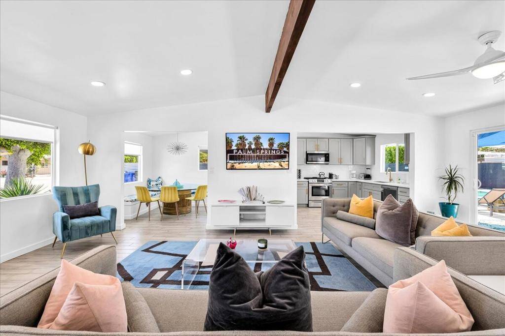 Palm Springs, CA 92264,963 S Paseo Caroleta