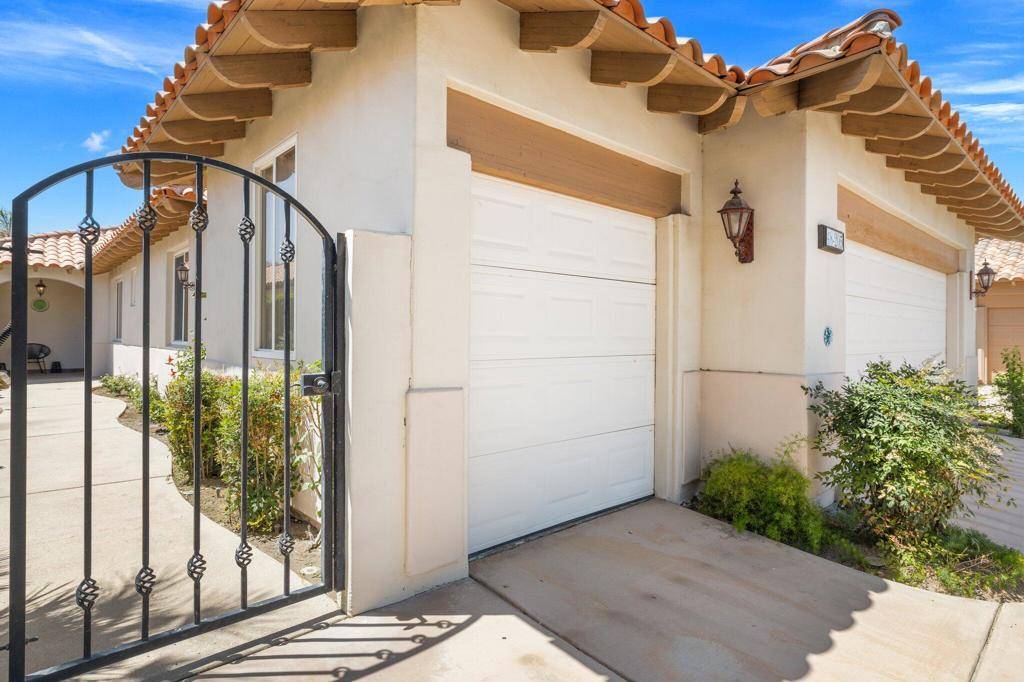 La Quinta, CA 92253,48205 Via Solana