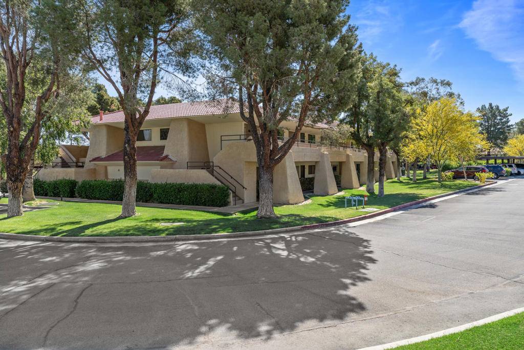 Palm Springs, CA 92262,685 N Ashurst CT #H207
